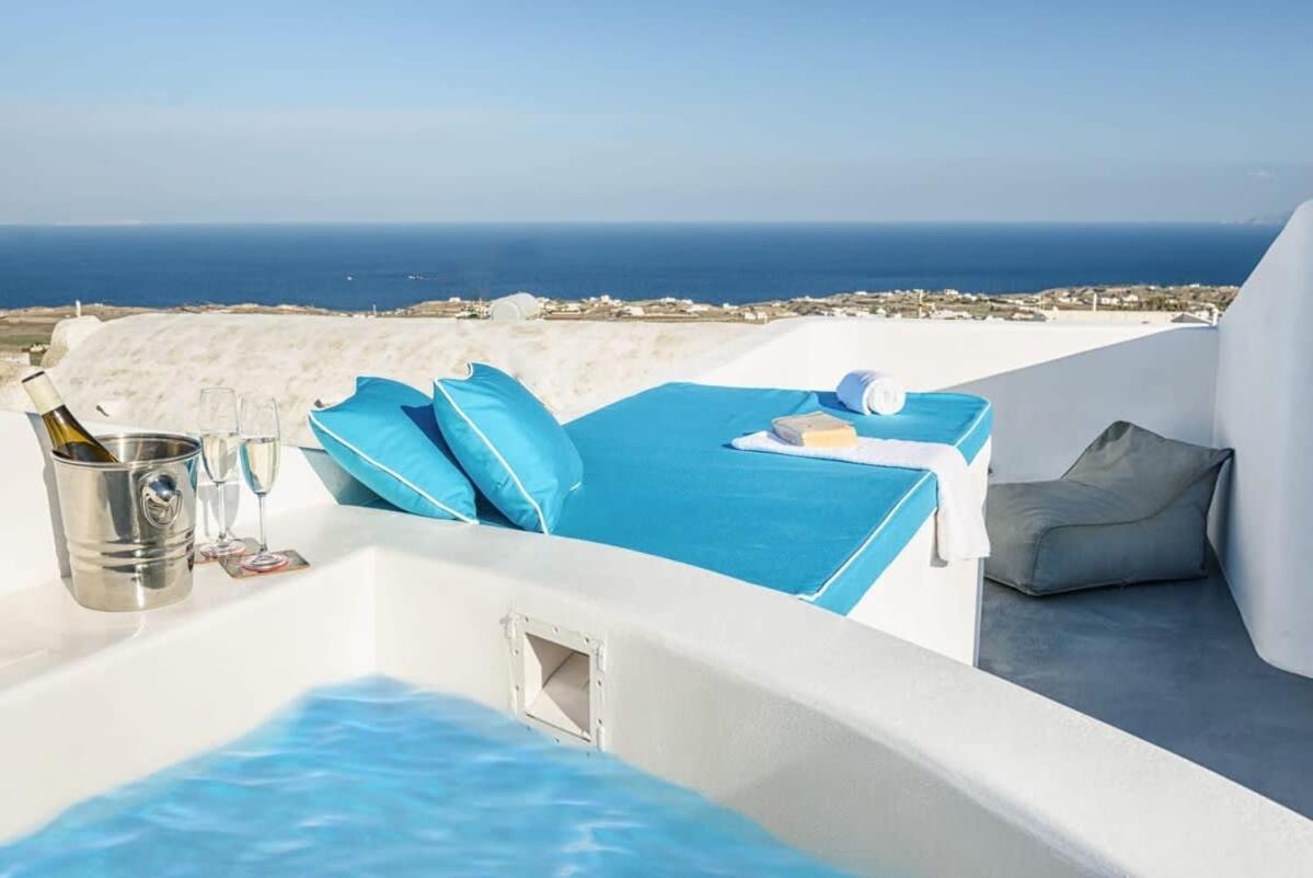 Santorini Traditional Apt With Private Hot Tub Apartment Fira  Luaran gambar