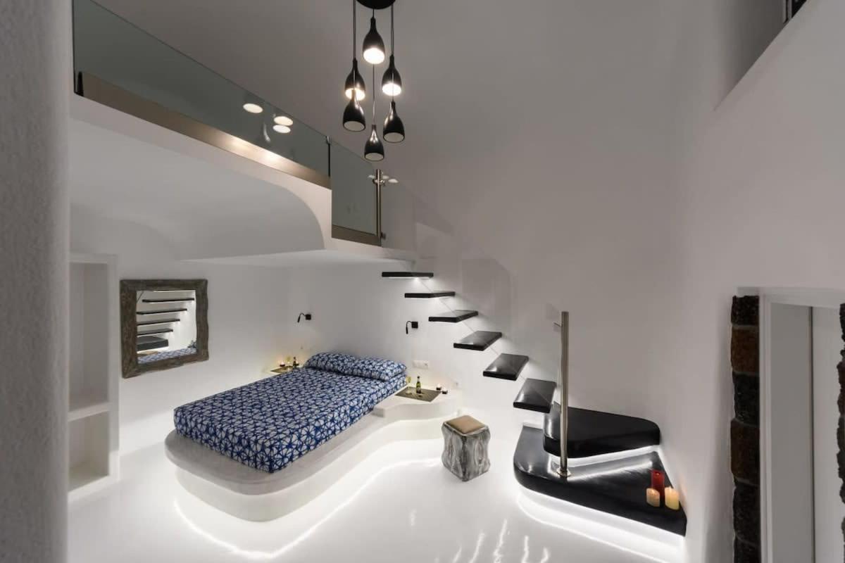 Santorini Traditional Apt With Private Hot Tub Apartment Fira  Luaran gambar