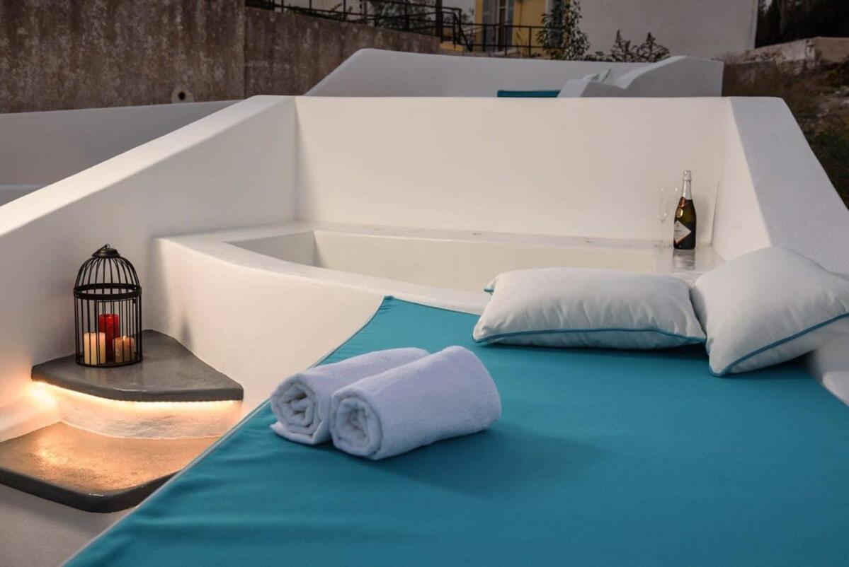 Santorini Traditional Apt With Private Hot Tub Apartment Fira  Luaran gambar